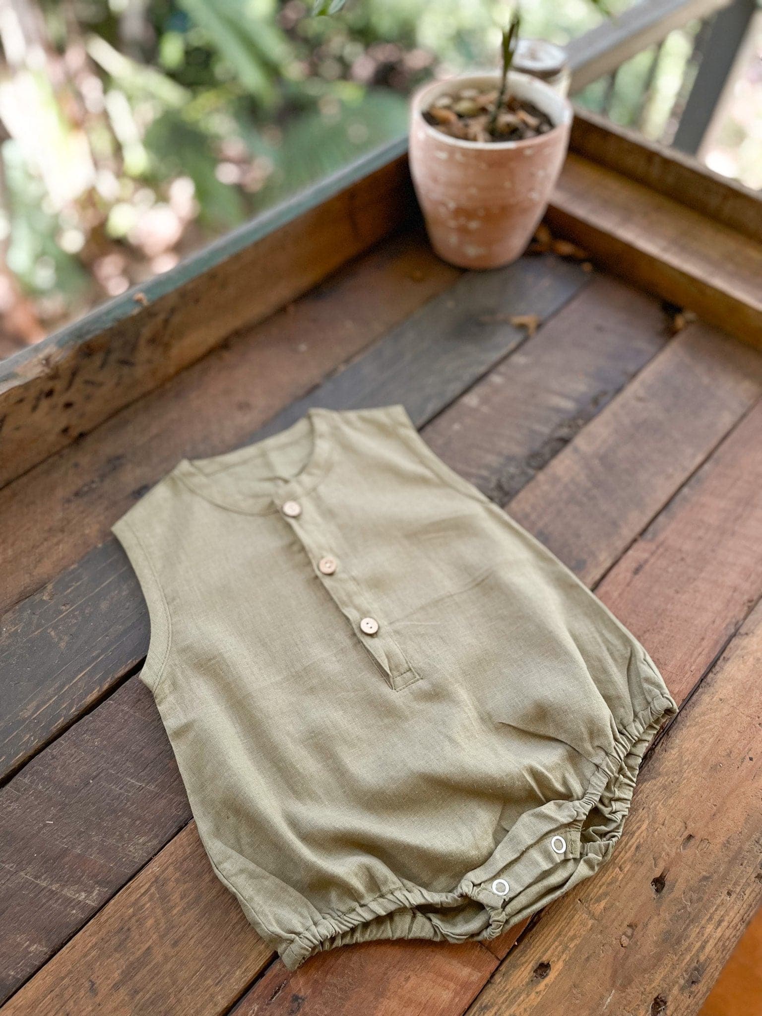 Mamarra onesie | leaf