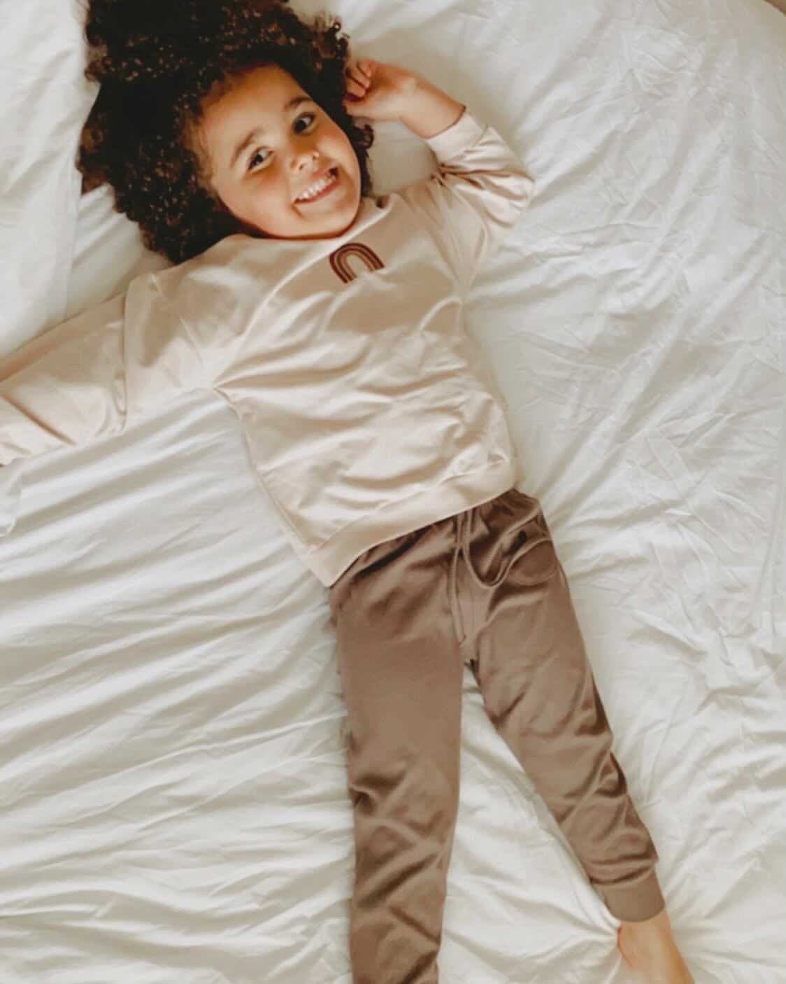 Rainbow sweater | milk